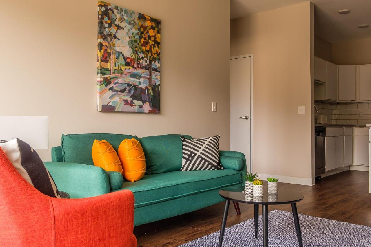 Frontdesk Core Apts Campustown Еймс Стая снимка