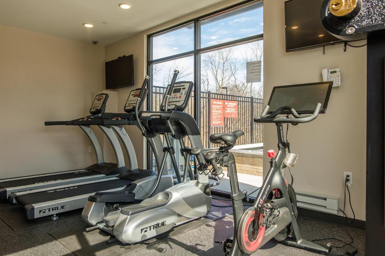 Frontdesk Core Apts Campustown Еймс Екстериор снимка